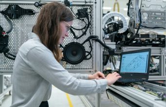 Top Industries Benefiting from Flutter App Development in the USA Industries affected by Flutter